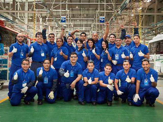 El entrenamiento de los aprendices de la planta de SKD de Yutong en Venezuela se completó con éxito