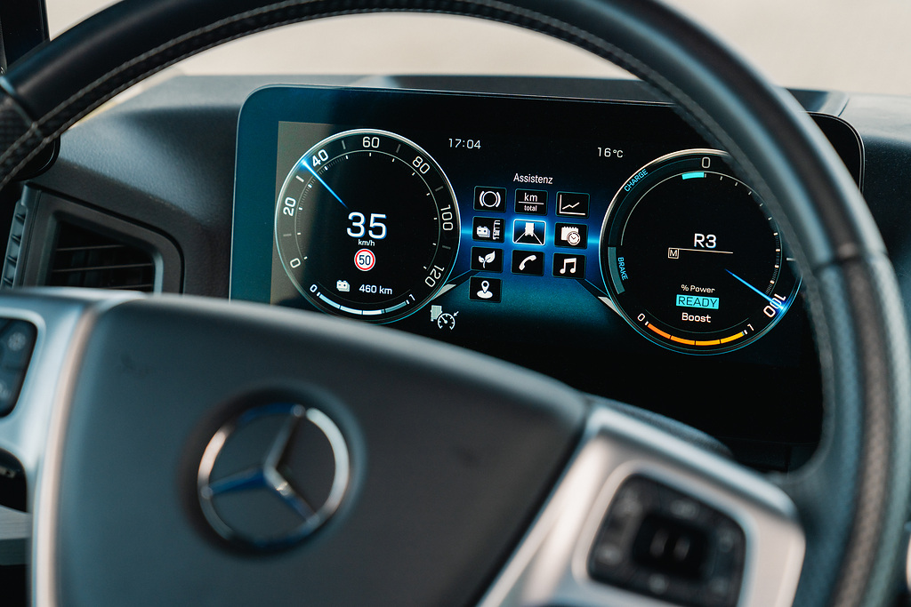 Mercedes-Benz Trucks will GUINNESS WORLD RECORDS™-Weltrekord mit eActros 600 holenMercedes-Benz Trucks aims to win a GUINNESS WORLD RECORDS™ title with eActros 600