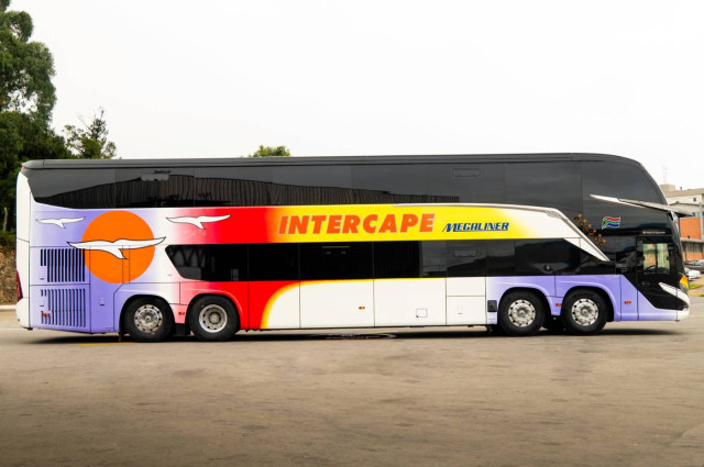 MARCOPOLO lanza el primer autobús de dos pisos con volante a la derecha y cuatro ejes del mundo