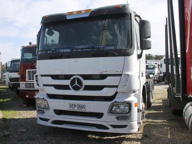 15_Pintado_Mercedes_Benz_Actros_2641_tractor_6_x_2_ano_2013