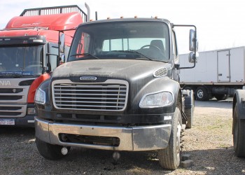 Freightliner M2, 280 hp tractor 6x2 del año 2010