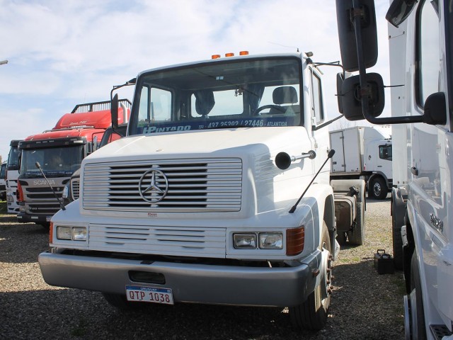 18_Pintado_Mercedes_Benz_1621_tractor__4__x_2_ano_1996