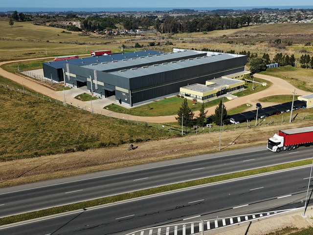 Nuevo centro logístico de Lidermind en Uruguay: Un paso clave para Lubrax