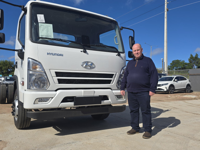 Ramón García, gerente de camiones y máquinas de Fidocar: “Con Hyundai estamos como relanzando la marca con modelos nuevos” Ramón García, gerente de camiones y máquinas de Fidocar: “Con Hyundai estamos como relanzando la marca con modelos nuevos”