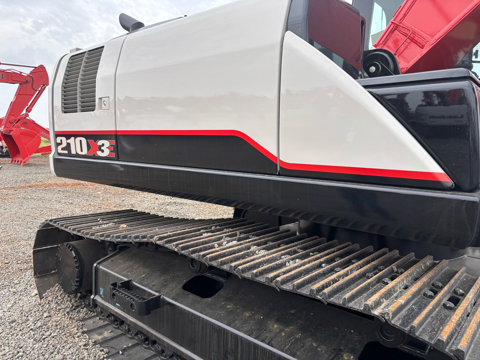 La cámara trasera en las excavadoras incrementa la seguridad y la productividad