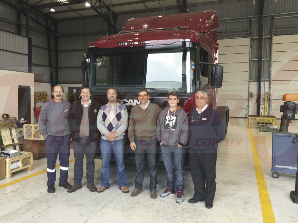 231_-_SCANIA_Julio_Ariel_y_Cedres_Hijo_Jose_Patino_Carlos_Barros_y_Agustin_Sardina