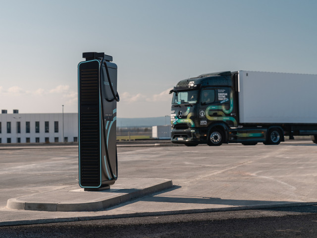 Mercedes-Benz Trucks aspira a establecer un récord mundial GUINNESS WORLD RECORDS™ con el eActros 600