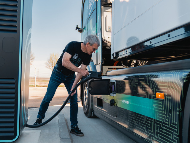 Mercedes-Benz Trucks aspira a establecer un récord mundial GUINNESS WORLD RECORDS™ con el eActros 600