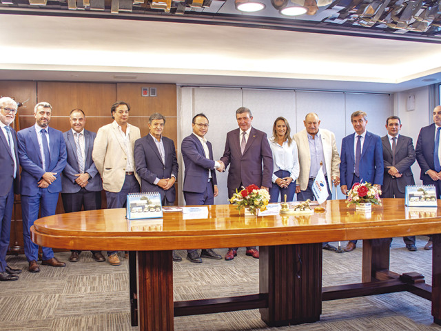 CUTCSA y BYD firman un acuerdo estratégico para impulsar la movilidad eléctrica en Uruguay