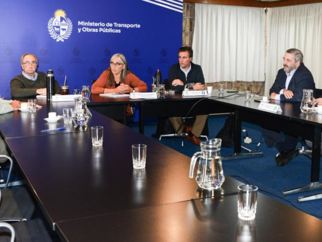 Etcheverry: Transporte metropolitano debe brindar calidad y seguridad