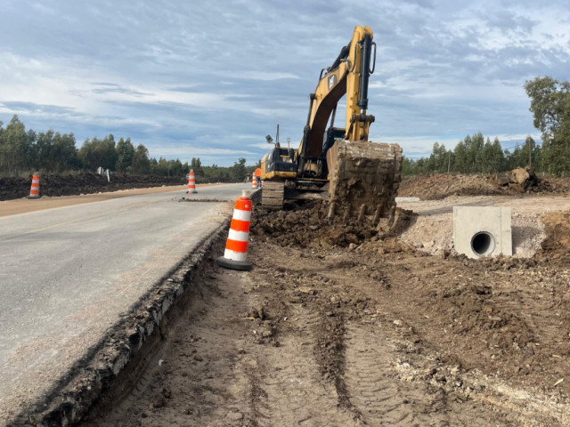 Avanzan las obras de rehabilitación en Ruta 80, entre Ruta 8 y Migues Avanzan las obras de rehabilitación en Ruta 80, entre Ruta 8 y Migues