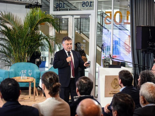 Ministro Omar Paganini dijo que la estrategia de hidrógeno verde del Gobierno comenzó a dar “frutos reales” Ministro Omar Paganini dijo que la estrategia de hidrógeno verde del Gobierno comenzó a dar “frutos reales”