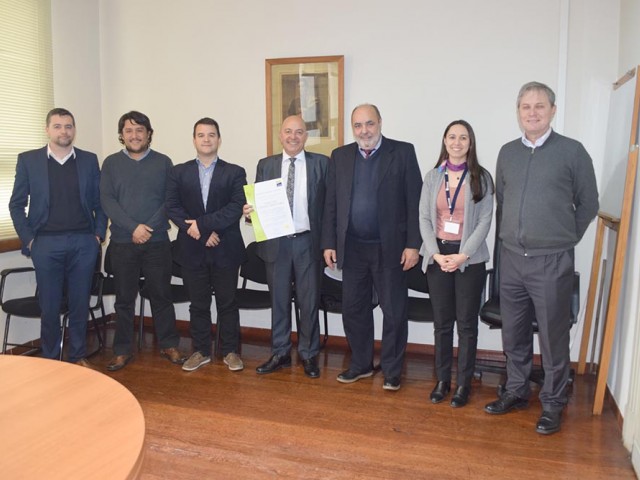 Despachante de Aduana José Luis Ostria Chiazzaro es certificado por OEC