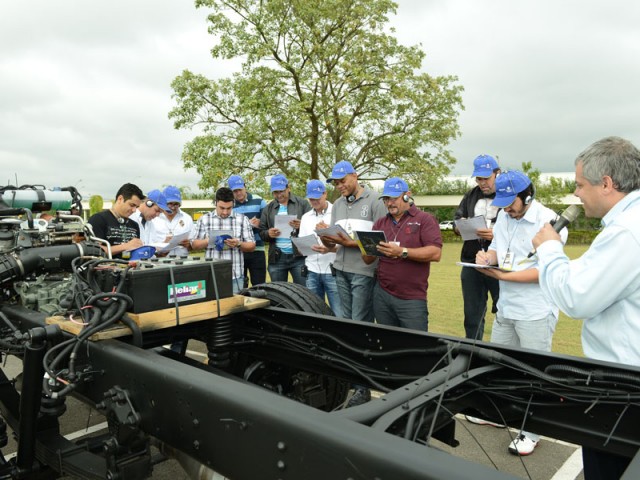 Entrenamiento_postventaomnibusbrasil_1