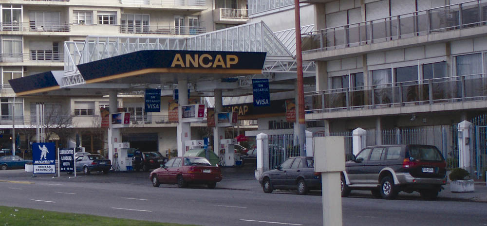 Gobierno estableció plazos y criterios para la restricción del uso de efectivo en estaciones de servicios