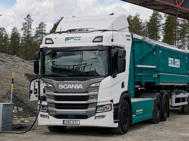 Este camión eléctrico Scania de 74 toneladas funciona 19 horas al día en la mina
