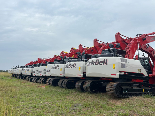 Link-Belt Excavators celebra la marca de mil excavadoras vendidas en Brasil