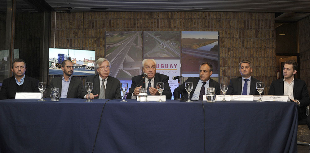 Gobierno firmó el contrato para el inicio de la construcción del Ferrocarril Central