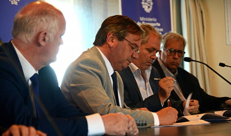 Gobierno e intendencias coordinarán acciones para mejorar fiscalización e ingresos vehiculares