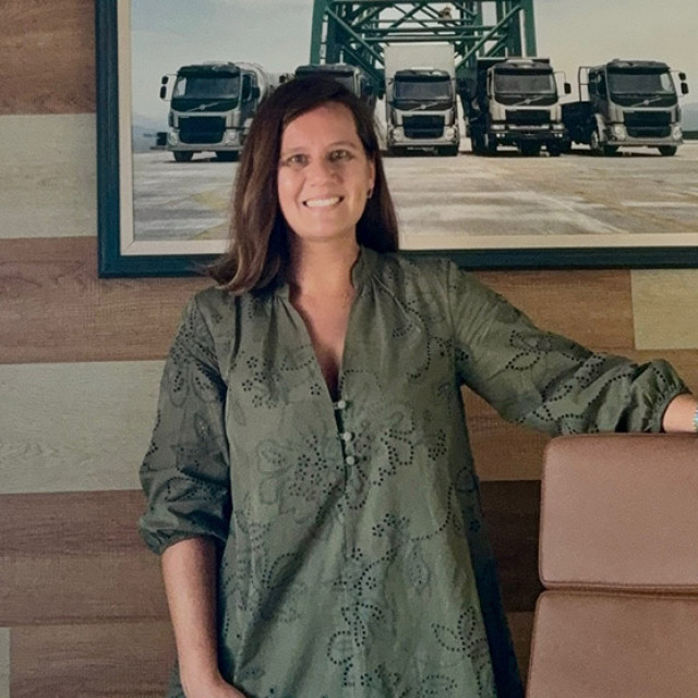 Especial Mes de la Mujer: “La clave está en la seguridad profesional y en no perder la propia identidad”, destacó Viviana Valdez, directora de Lunarsa