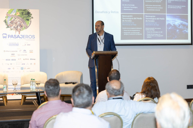 FORO PASAJEROS: Lecciones del Transantiago: desafíos y aprendizajes para el transporte público en la región