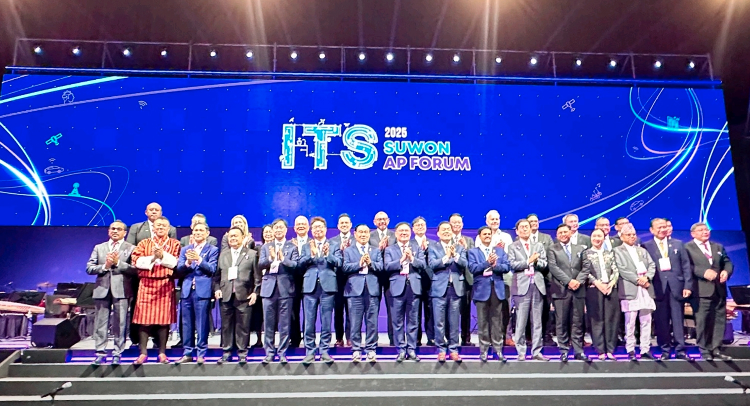 7ITSNEWS presenta los productos de los miembros de COCA en ITS APF 2025, destacando las tendencias globales de movilidad inteligente.