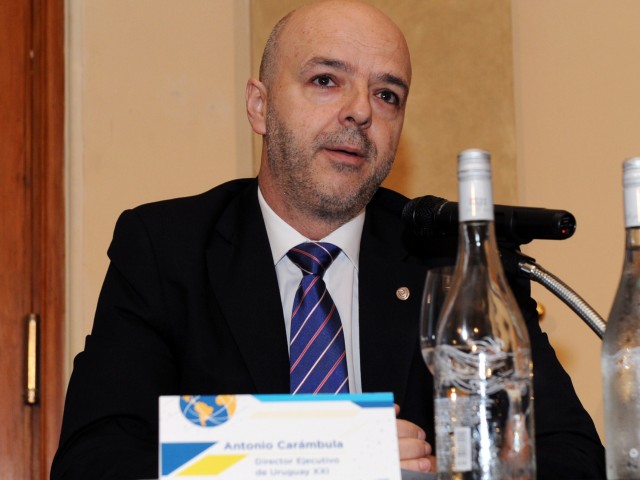Instituto_Uruguay_XXI_Antonio_Carambula