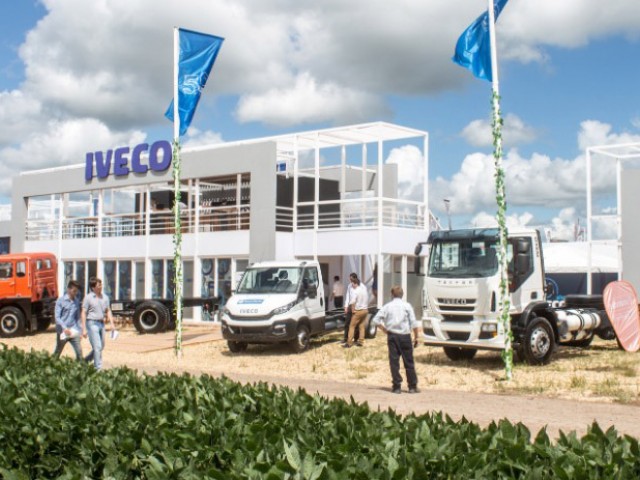 IVECO Argentina, presente en Expoagro conmemora los 50 años de fabricación e introduce la gama Natural Power, los primeros vehículos comerciales a GNC en el país IVECO Argentina, presente en Expoagro conmemora los 50 años de fabricación e introduce la gama Natural Power, los primeros vehículos comerciales a GNC en el país