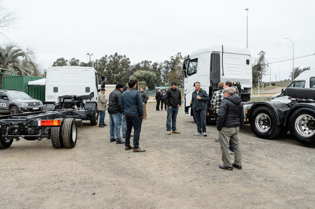 Iveco presentó en Minas sus vehículos y realizó test drives para conocerlos de primera mano