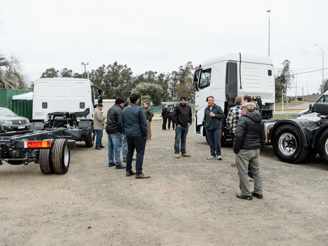 Iveco presentó en Minas sus vehículos y realizó test drives para conocerlos de primera mano Iveco presentó en Minas sus vehículos y realizó test drives para conocerlos de primera mano