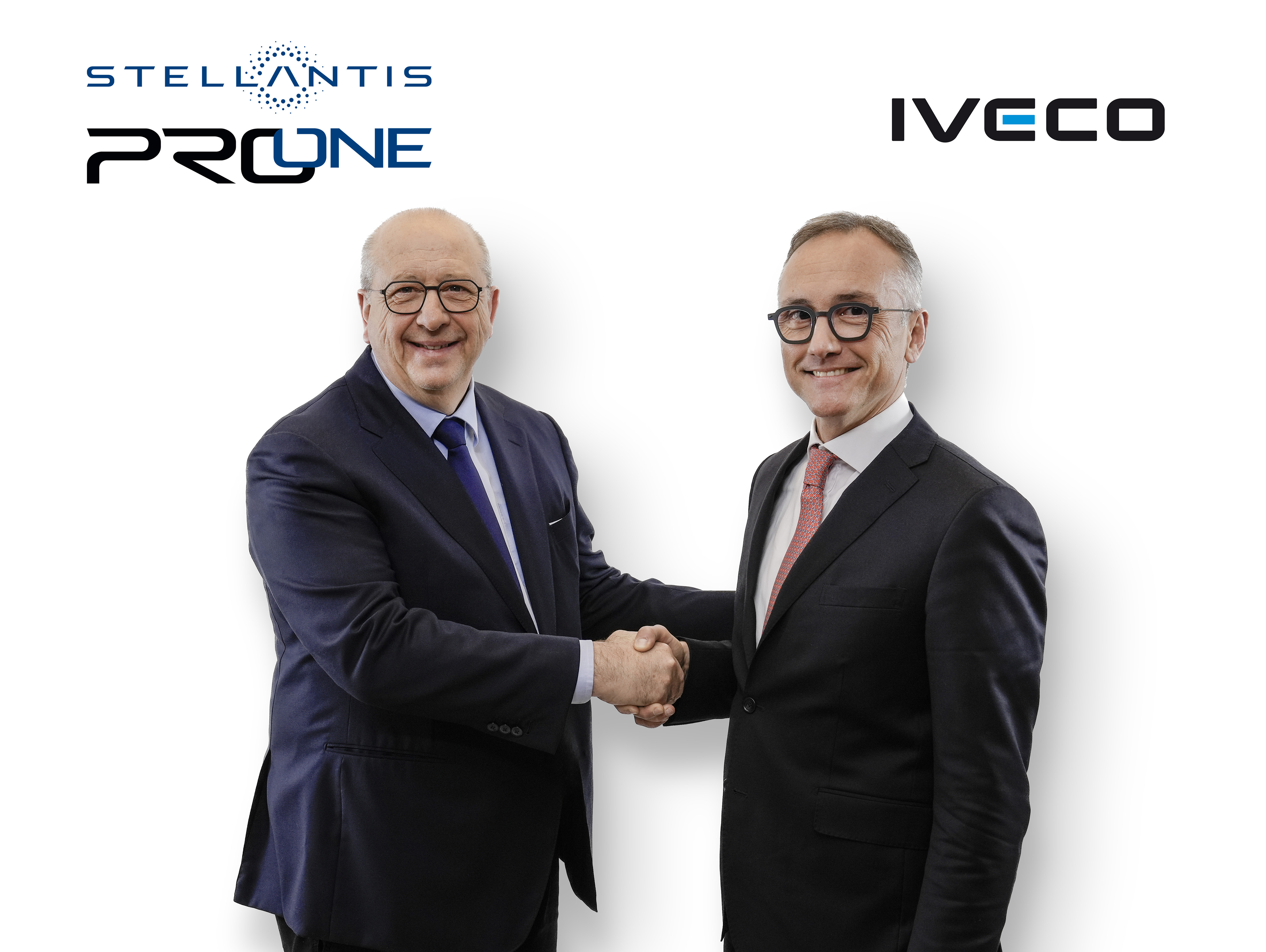 Stellantis Pro One e IVECO se unen para el suministro de dos furgonetas eléctricas de la marca IVECO