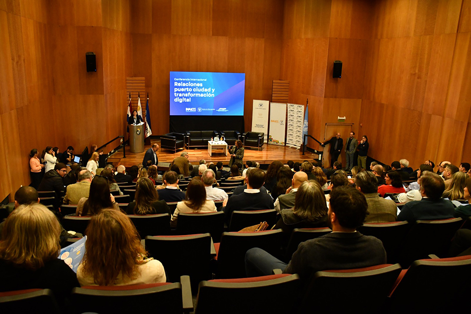 MTOP participa en conferencia internacional: Relaciones puerto-ciudad y transformación digital