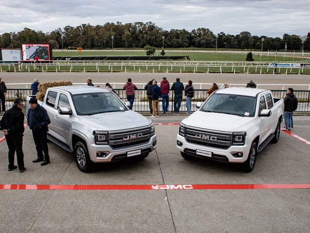 JMC fue sponsor del Gran Premio Polla de Potrillos en el Hipódromo de Maroñas