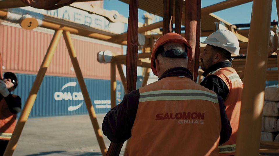 30 años de SALOMÓN GRÚAS