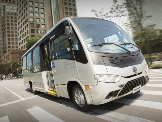 MANLatinAmericapisobajo