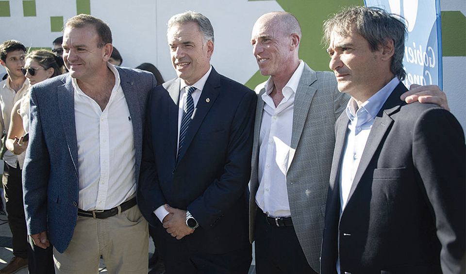 Presidente Orsi asistió a la presentación de ómnibus eléctricos para Canelones