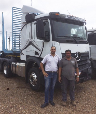 MERCEDES-BENZ / Enrique Silvera MERCEDES-BENZ / Enrique Silvera