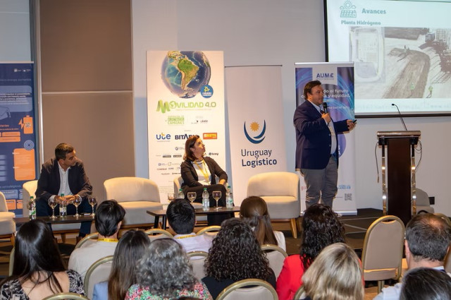 FORO MOVILIDAD 4.0: Kahirós: el proyecto que lleva al hidrógeno verde del sol al camión y marca un hito para el transporte pesado en Uruguay FORO MOVILIDAD 4.0: Kahirós: el proyecto que lleva al hidrógeno verde del sol al camión y marca un hito para el transporte pesado en Uruguay