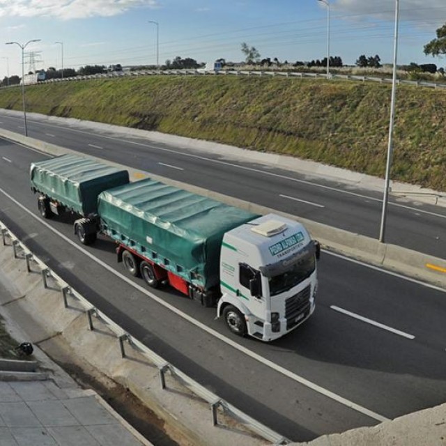 MTOP instala 28 áreas de estacionamiento para descanso de transportistas de carga