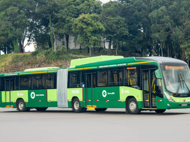 Marcopolo_y_Scania_entregan_los_primeros_autobuses_articulados_2