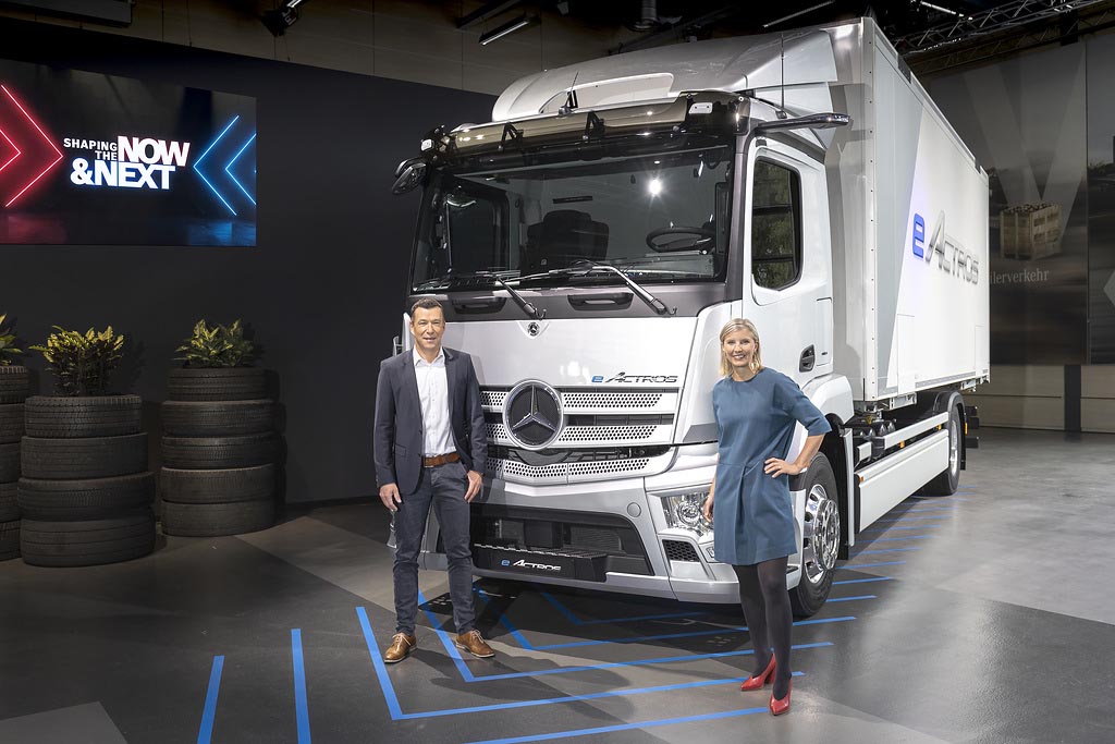 Mercedes-Benz Trucks presenta soluciones innovadoras para la transición energética en el transporte de mercancías por carretera con vehículos totalmente eléctricos