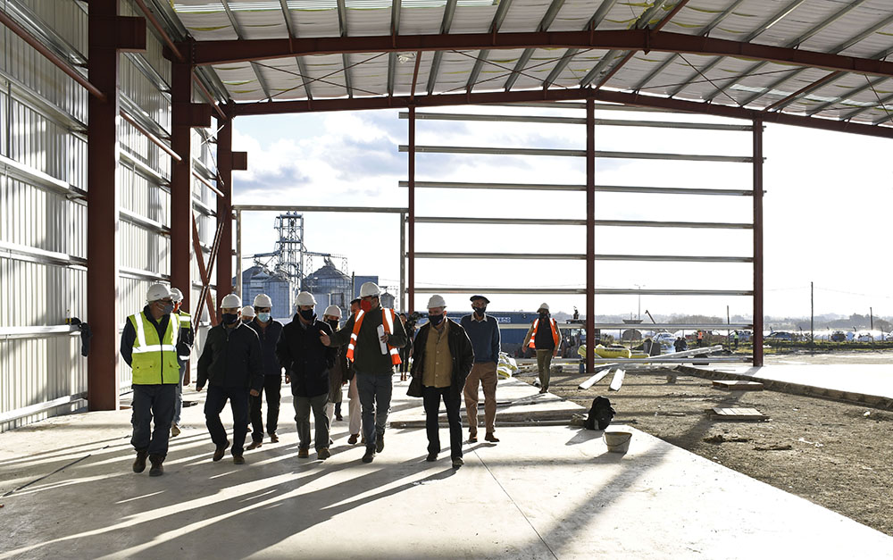 Ferrocarril Central: Ministro de Transporte visitó fábrica de durmientes de hormigón en Florida