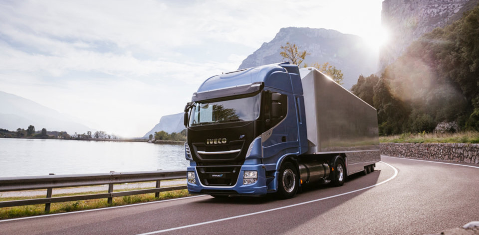 Nuevo premio para IVECO en el “Uso de GNL más proactivo en transporte” de la Small-Scale LNG Summit