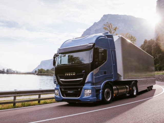 Nuevo premio para IVECO en el “Uso de GNL más proactivo en transporte” de la Small-Scale LNG Summit Nuevo premio para IVECO en el “Uso de GNL más proactivo en transporte” de la Small-Scale LNG Summit