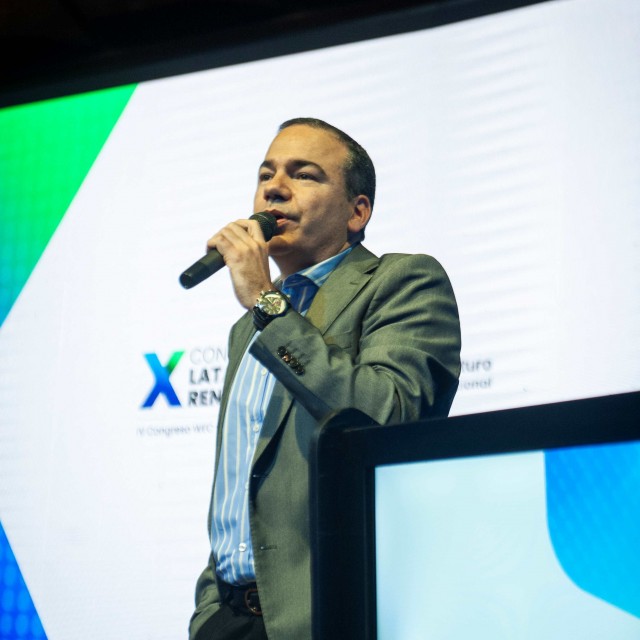 Pablo Ramos, director de Operaciones de Grupo Santa Rosa: “Cerca del 14% de las ventas de vehículos en Uruguay serán de nuevas energías en 2024” Pablo Ramos, director de Operaciones de Grupo Santa Rosa: “Cerca del 14% de las ventas de vehículos en Uruguay serán de nuevas energías en 2024”