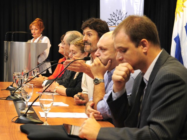 Presidente_UNASEV_Gerardo_Barrios_encabezando_el_informe