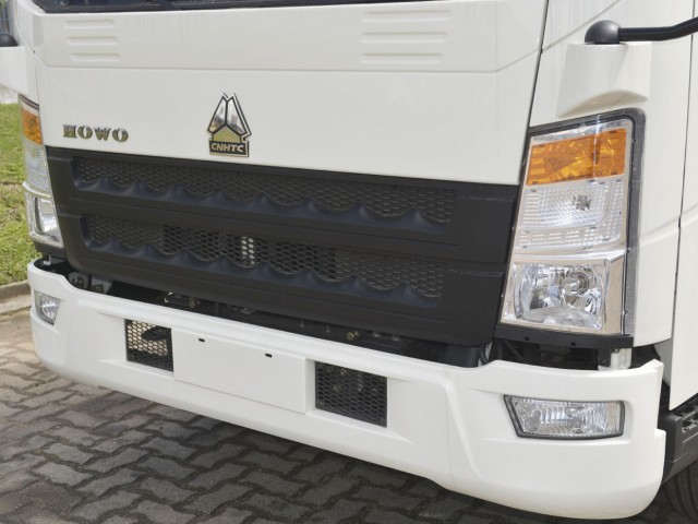 SINOTRUK_HOWO_4x2_LIGHT_TRUCK_4