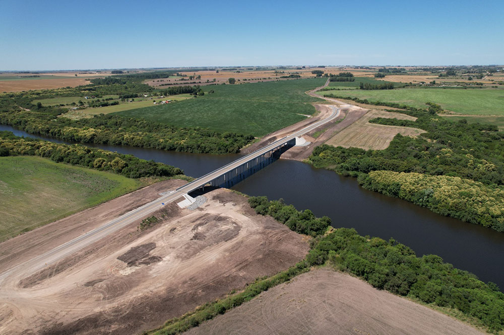 Infraestructura vial: Se habilita nuevo bypass y puente sobre el río San Salvador en Dolores