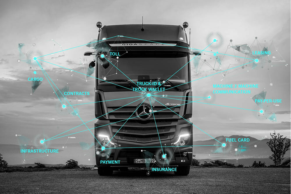 Proyecto piloto: Daimler Trucks está enseñando a los camiones cómo pagar