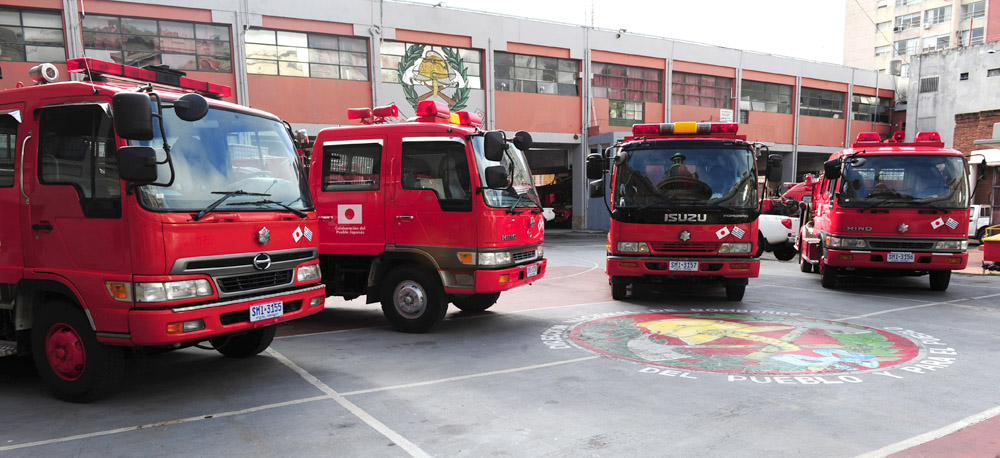 Uruguay recibió donación japonesa de cuatro coches bomba para la Dirección Nacional de Bomberos